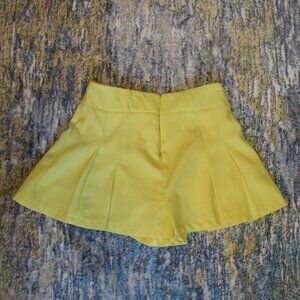 Tea & Cup Yellow High Waist Pleated Skort | Size Small | Lightly Used